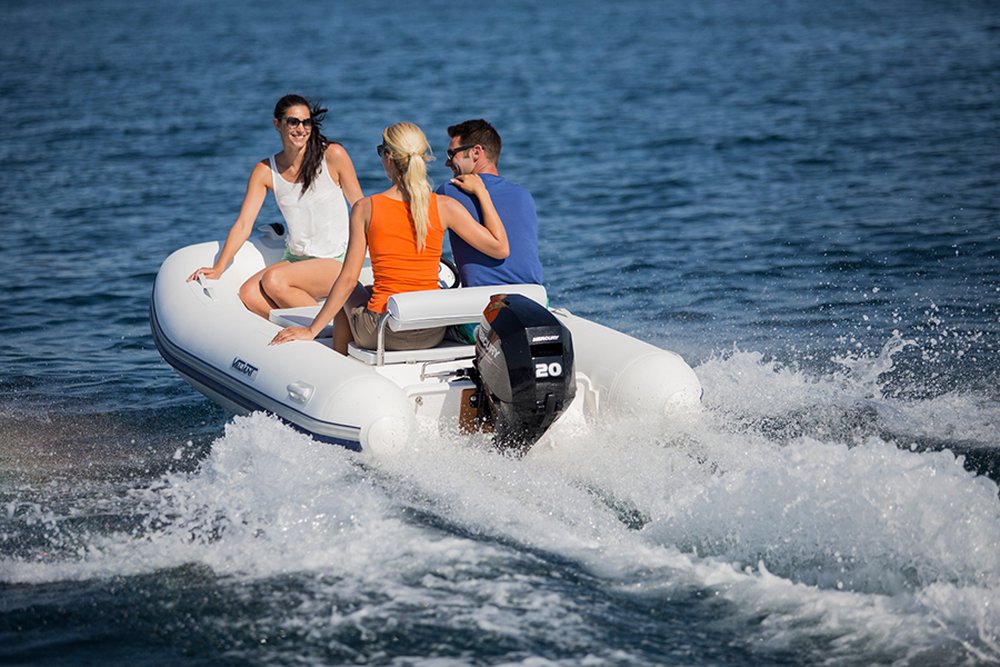 mercury Marine Fourstroke fuoribordo 20 hp con barra per destri e per mancini