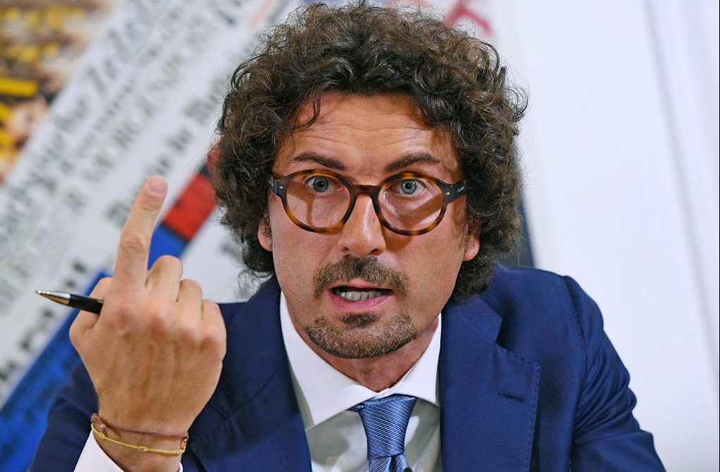 Danilo toninelli natanti