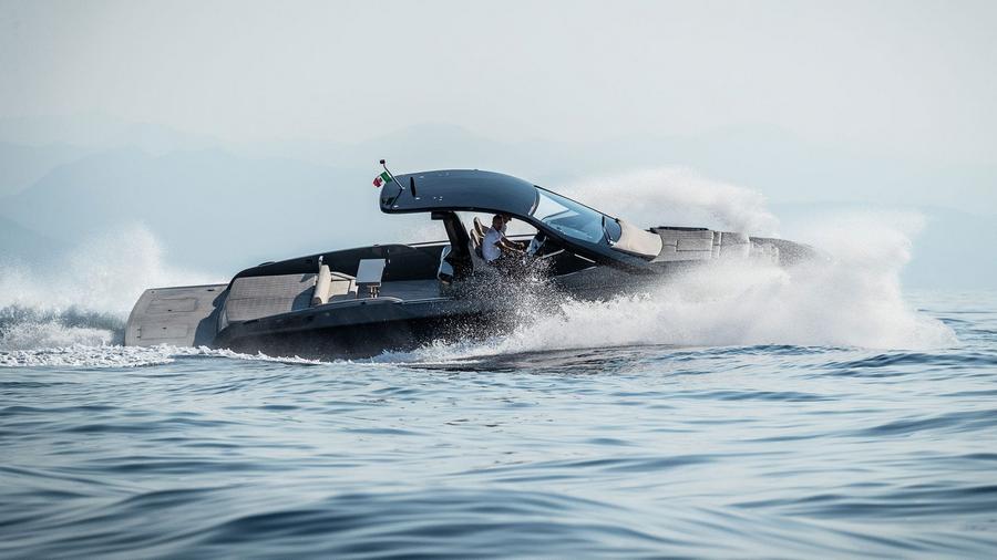 Il rib Sacs 40 rebel in navigazione