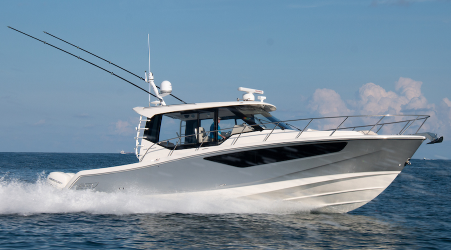 Boston Whaler Conquest 405